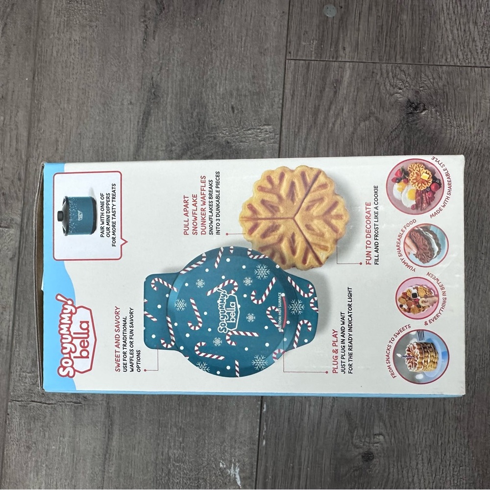 Blue Snowflake Mini Waffle Maker - Picture 7 of 8